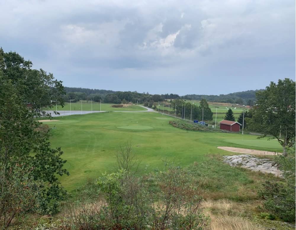 Tjörns golfklubb: Korthålsbanan 21 21 - Banan invigdes
